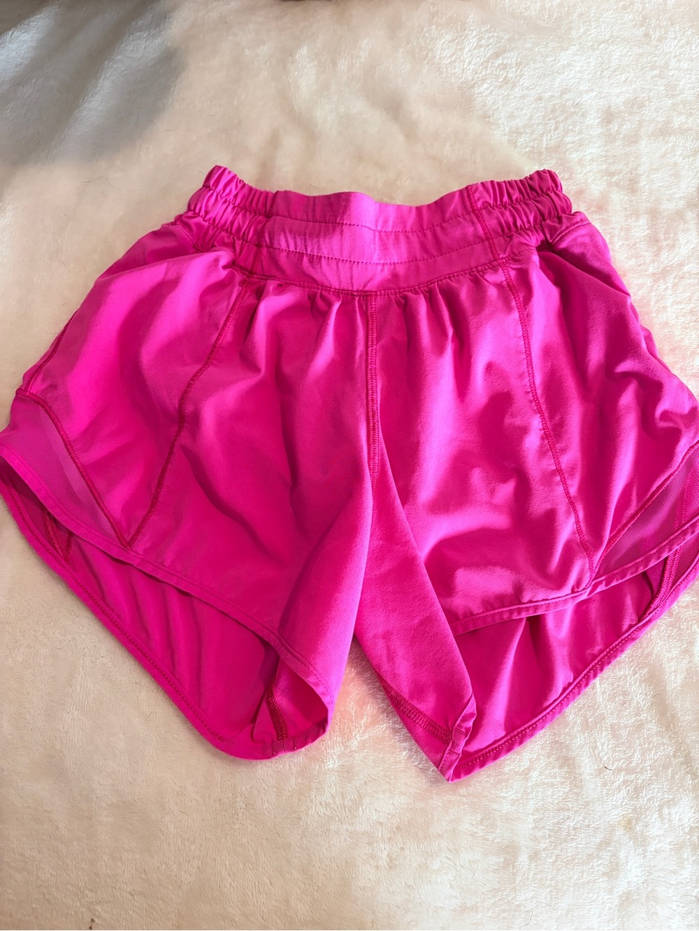Lululemon Hottie Hot Shorts 🩷🌸